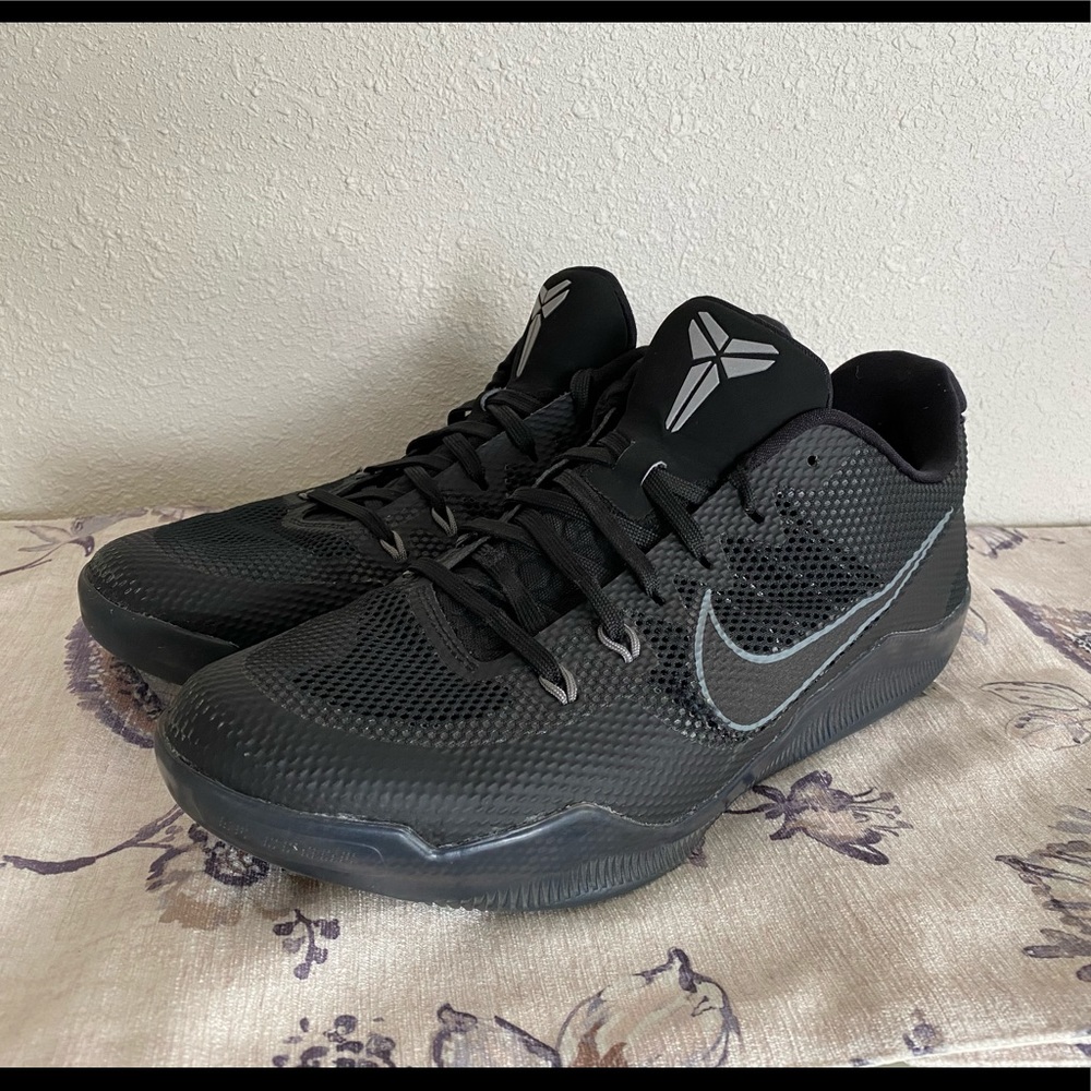 Kobe 11 ‘Dark Knight’